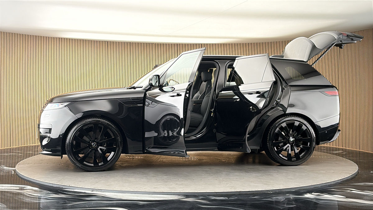 More views of Land Rover Range Rover Sport