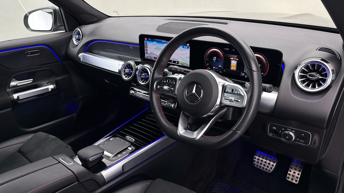 Mercedes-Benz GLB Image 5