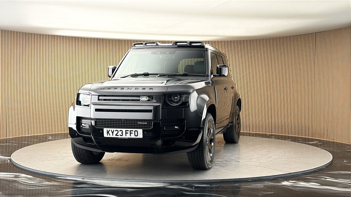 More views of Land Rover Defender 110