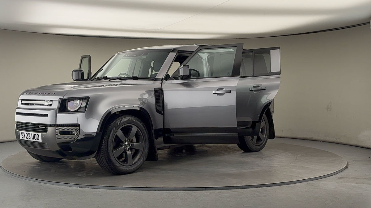 More views of Land Rover Defender 110