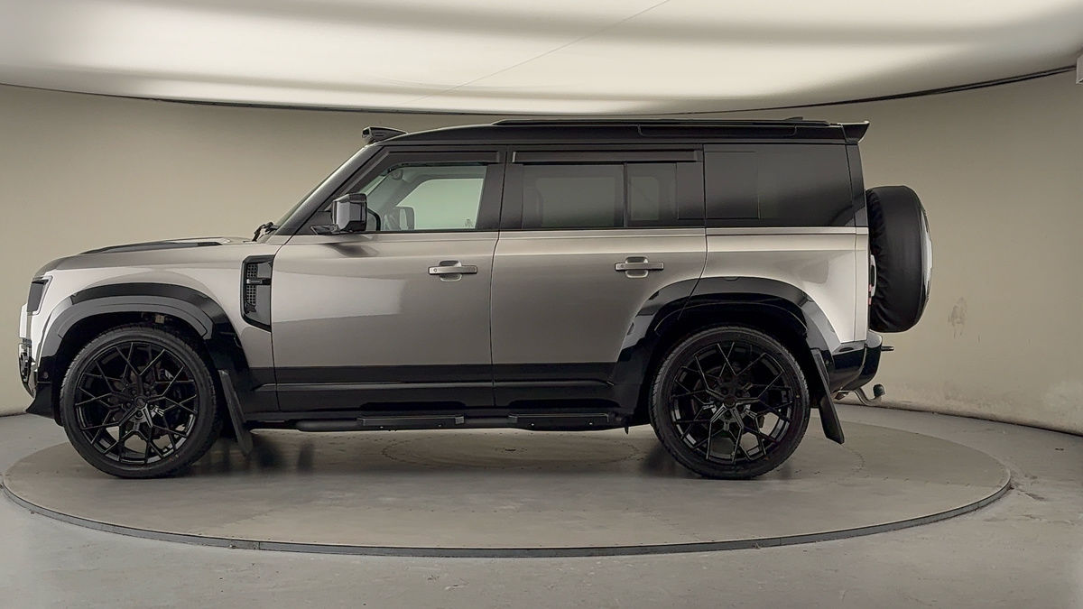 Land Rover Defender 110 Urban Image 35