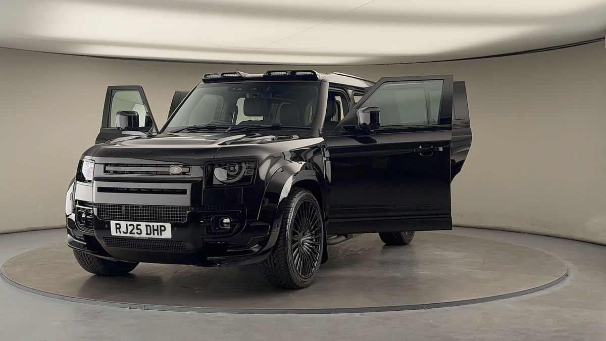 More views of Land Rover Defender 110