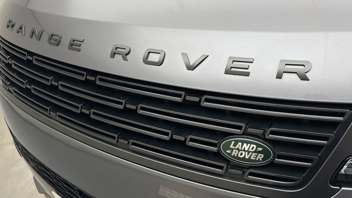 Land Rover Range Rover Sport Image 24