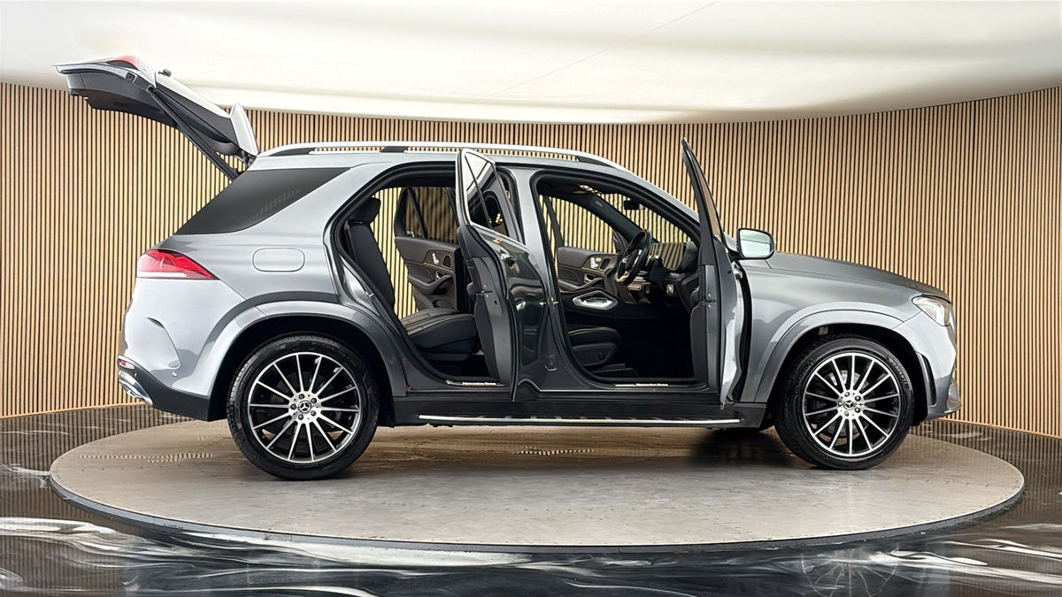 More views of Mercedes-Benz GLE