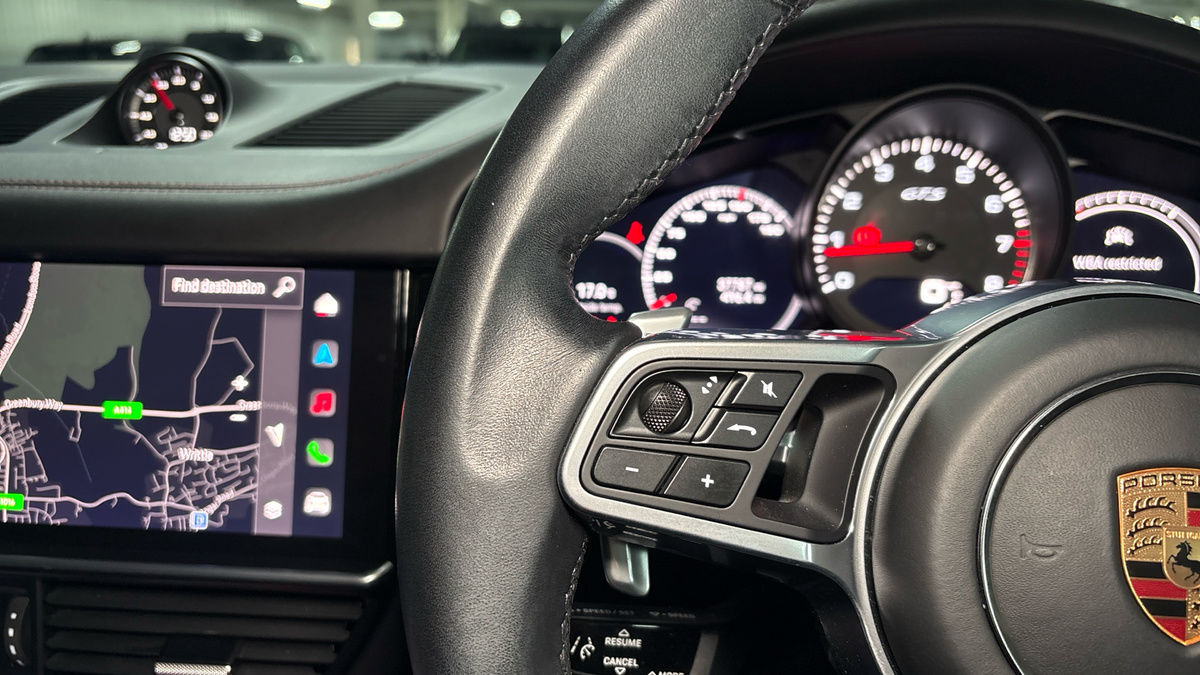 Porsche Cayenne Image 13