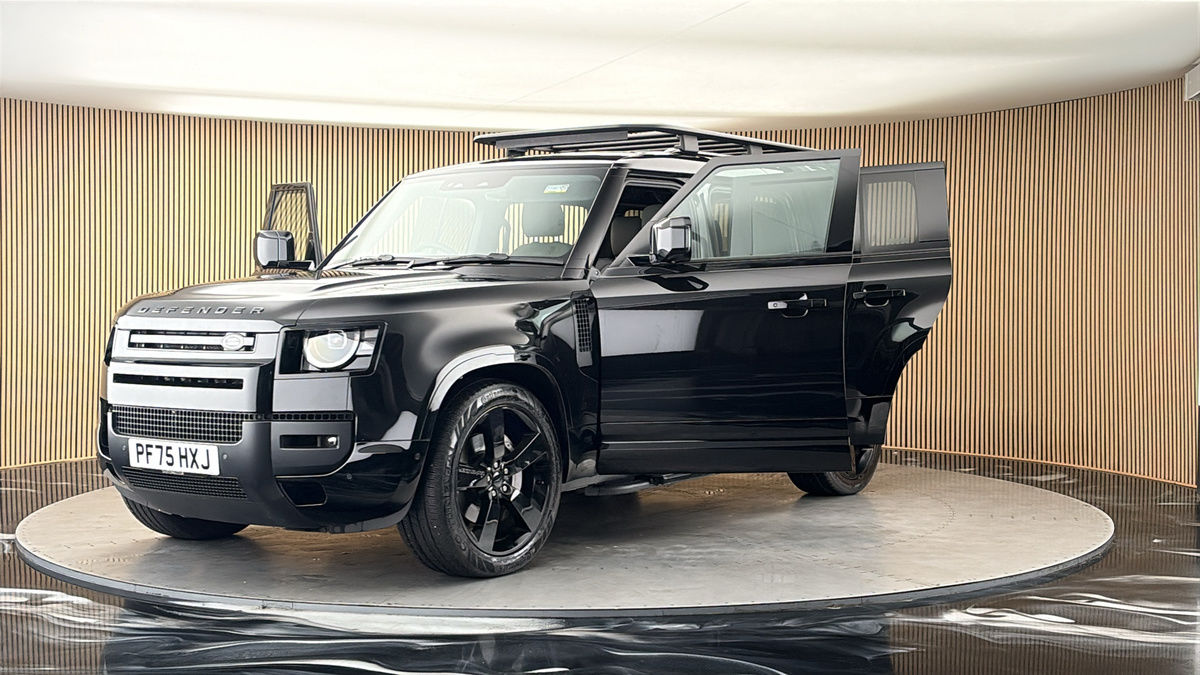 More views of Land Rover Defender 110