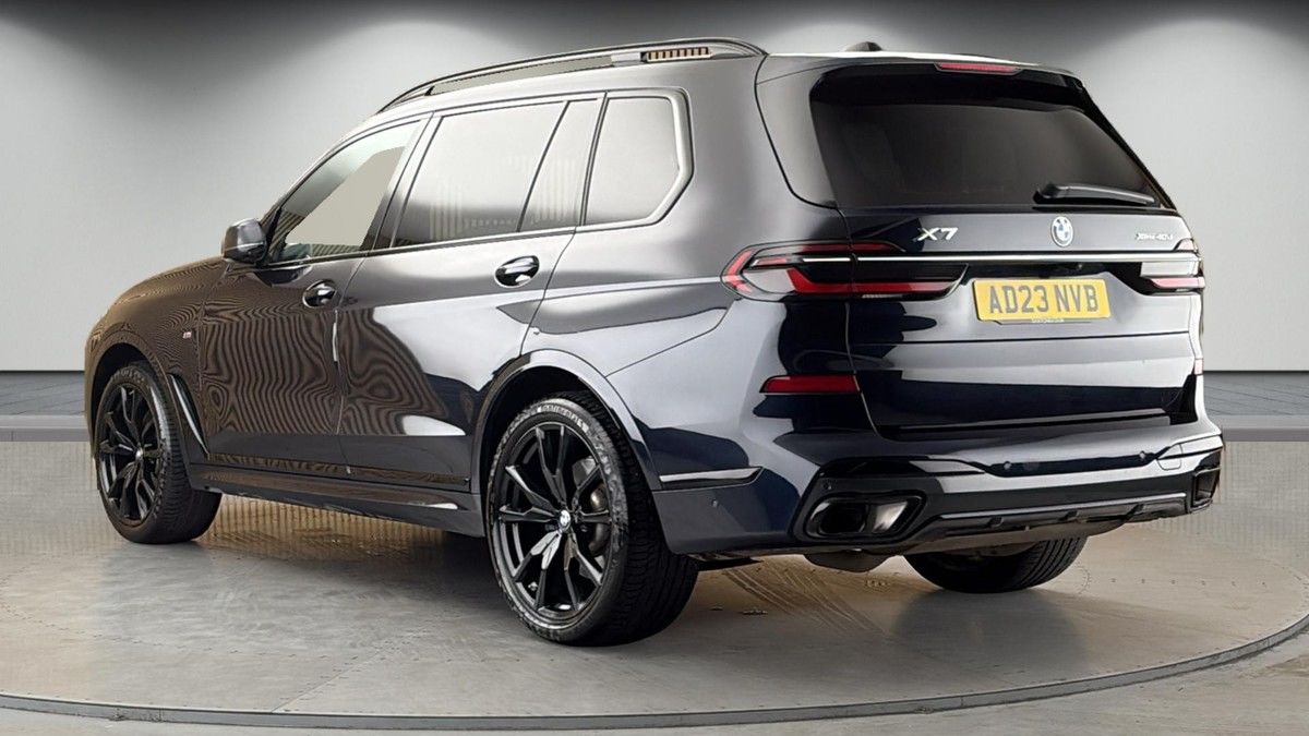 BMW X7 Image 2