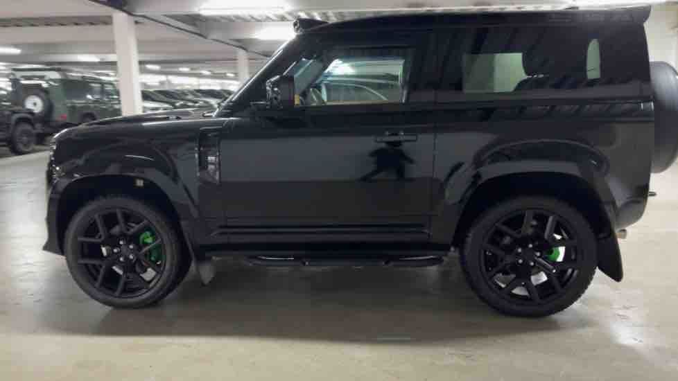 More views of Land Rover Defender 90