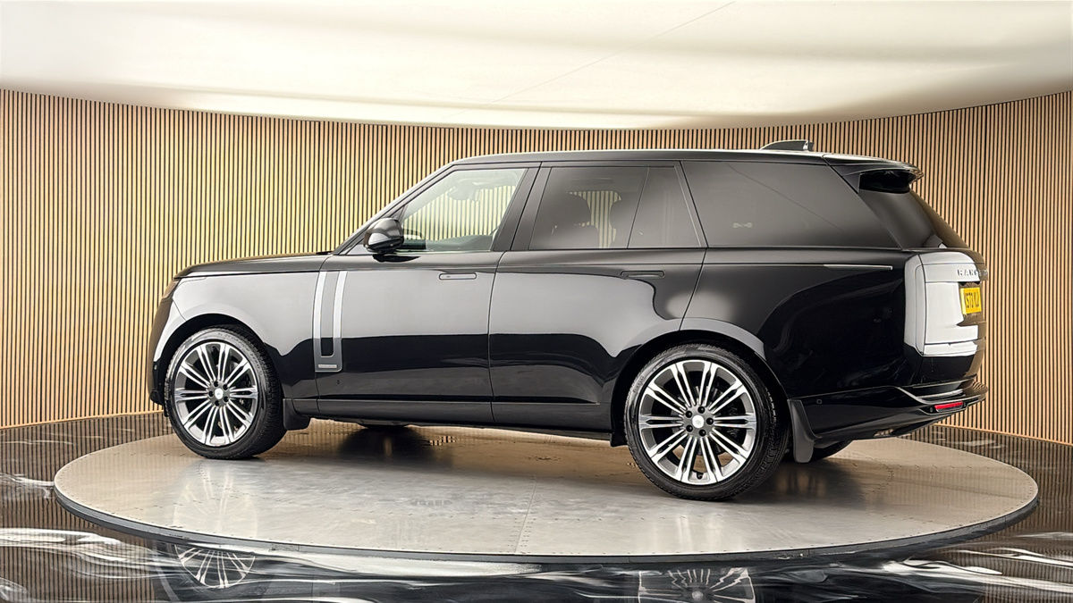 More views of Land Rover Range Rover