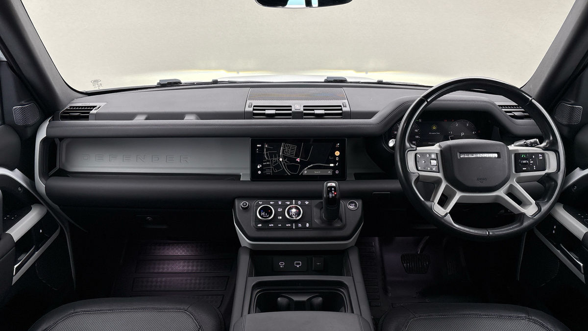 Land Rover Defender 110 Image 12