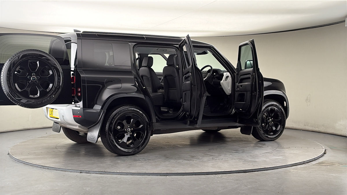 More views of Land Rover Defender 110