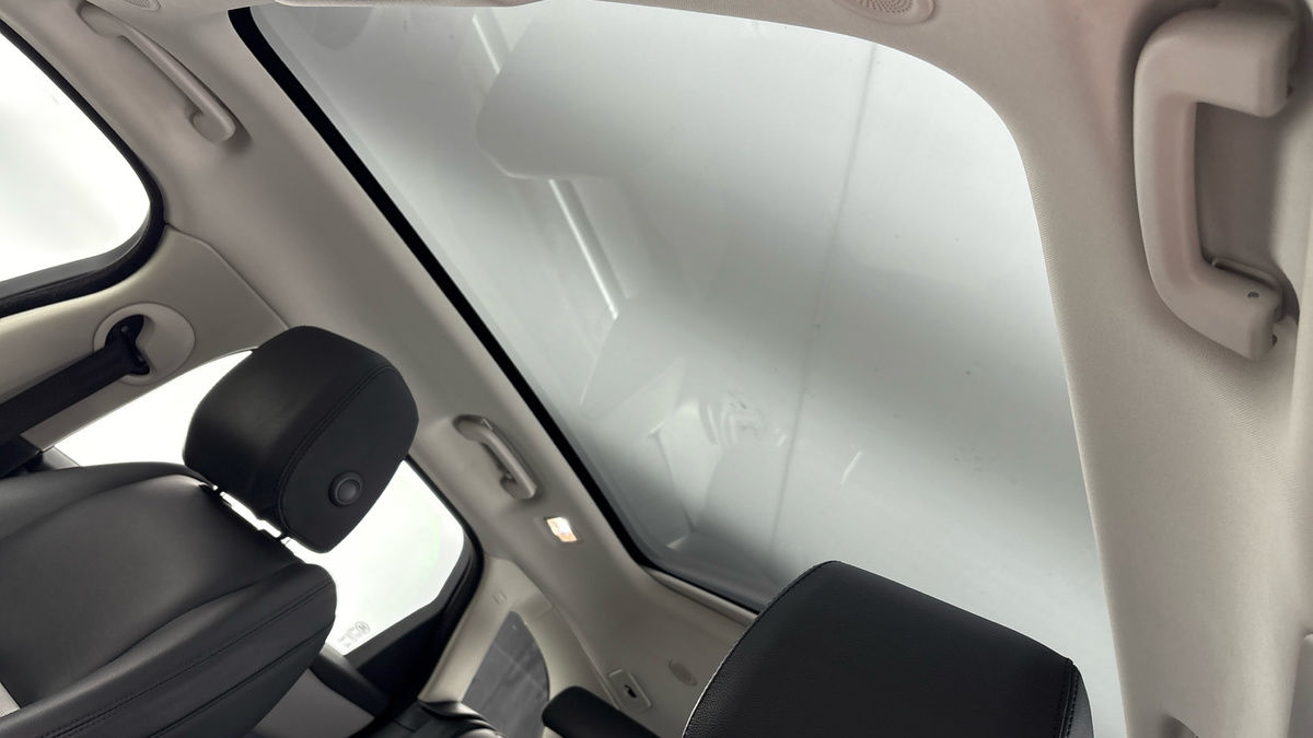 Land Rover Range Rover Velar Image 6