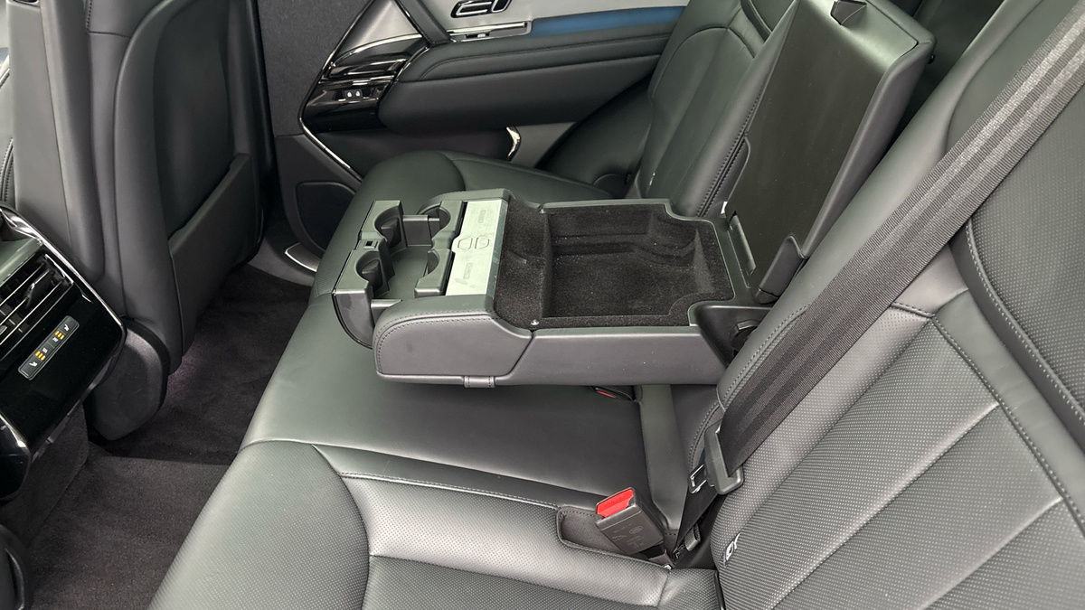 Land Rover Range Rover Sport Image 9