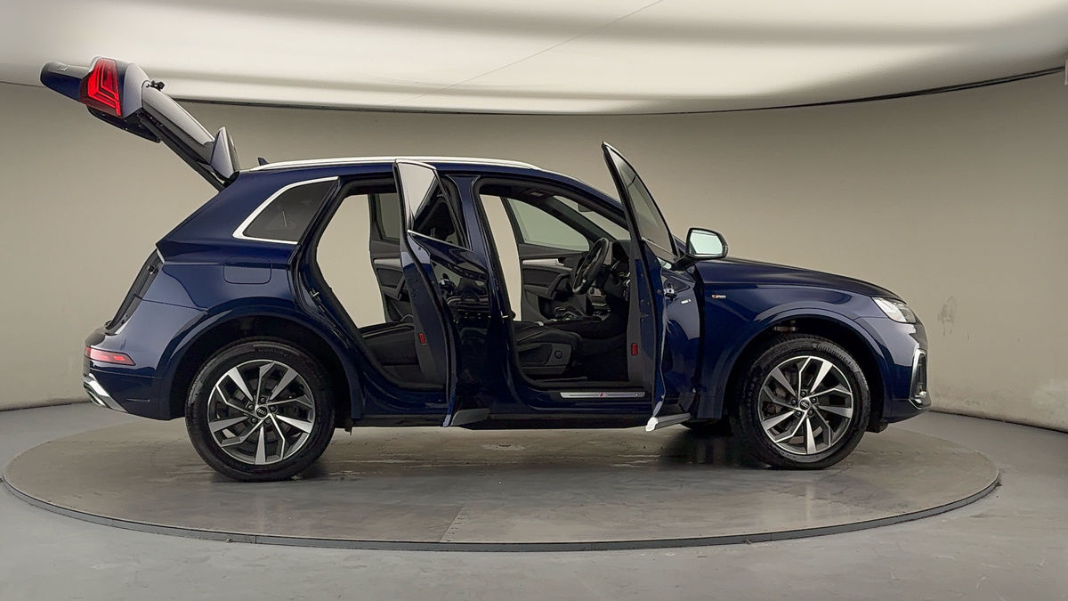 More views of Audi Q5