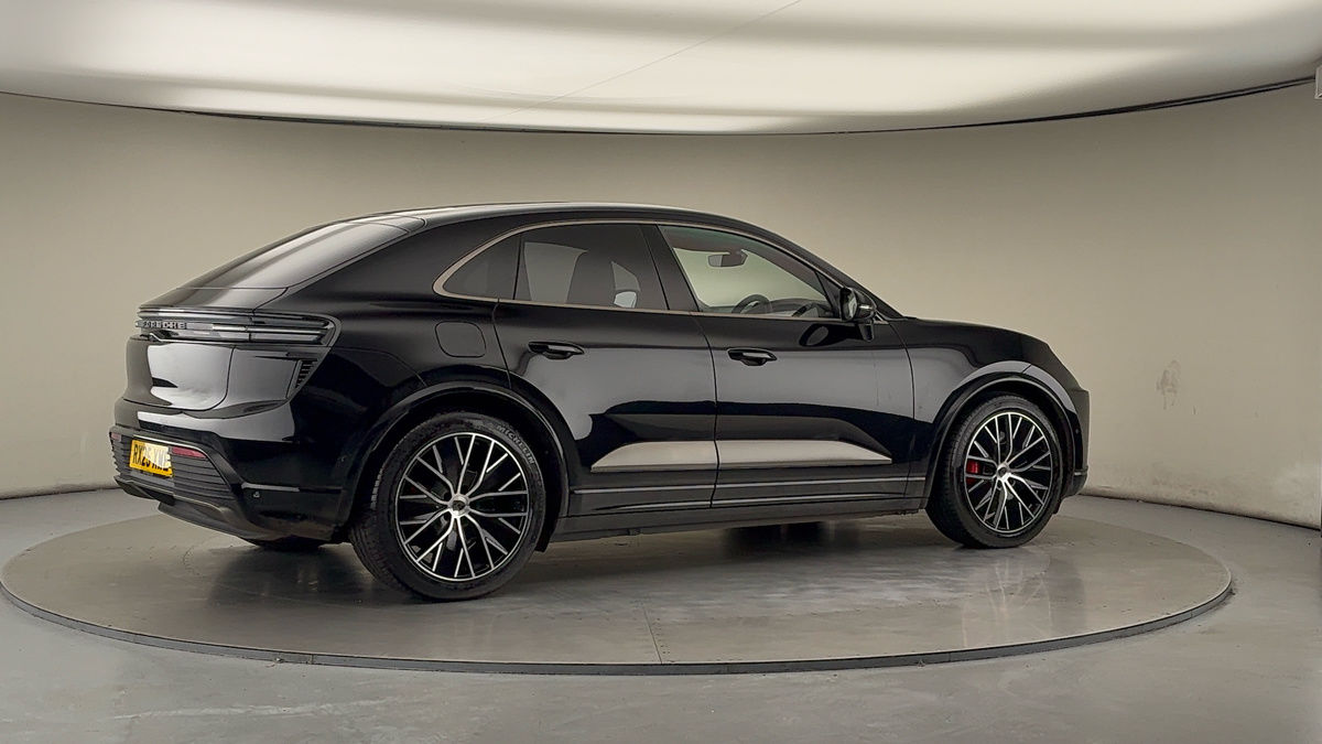 More views of Porsche Macan