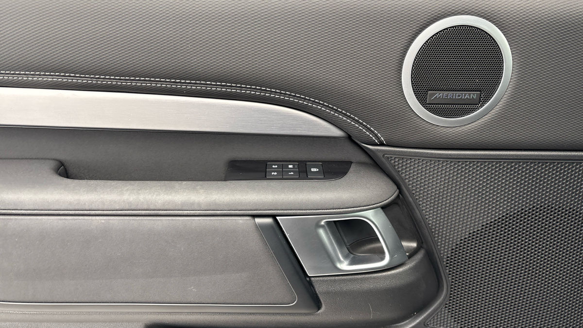 Land Rover Discovery Image 19