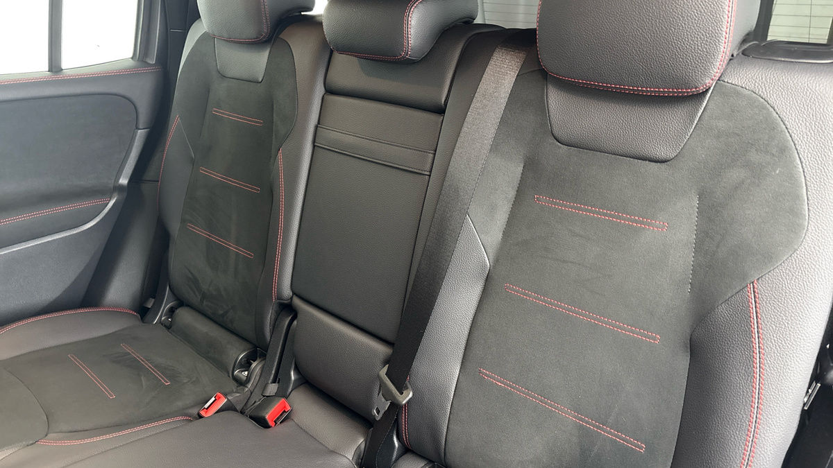 Mercedes-Benz GLB Image 8