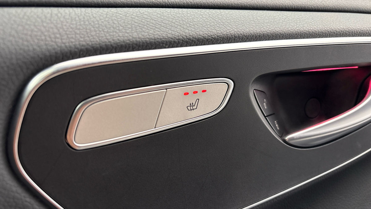 Mercedes-Benz V Class Image 29