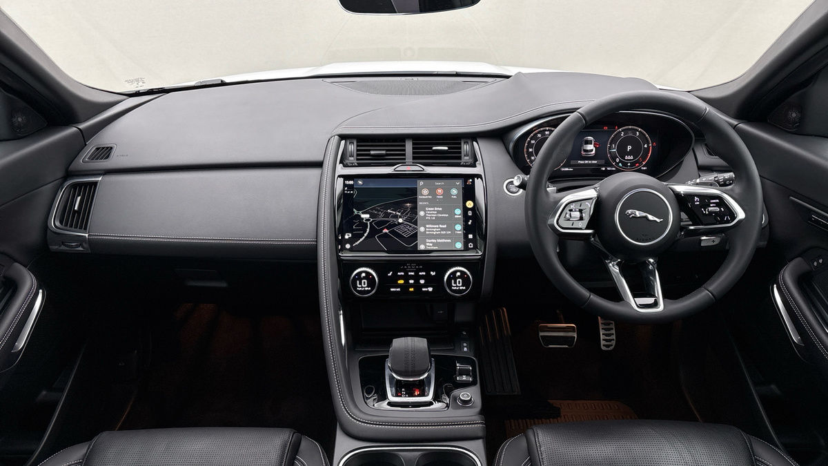 Jaguar E-PACE Image 24