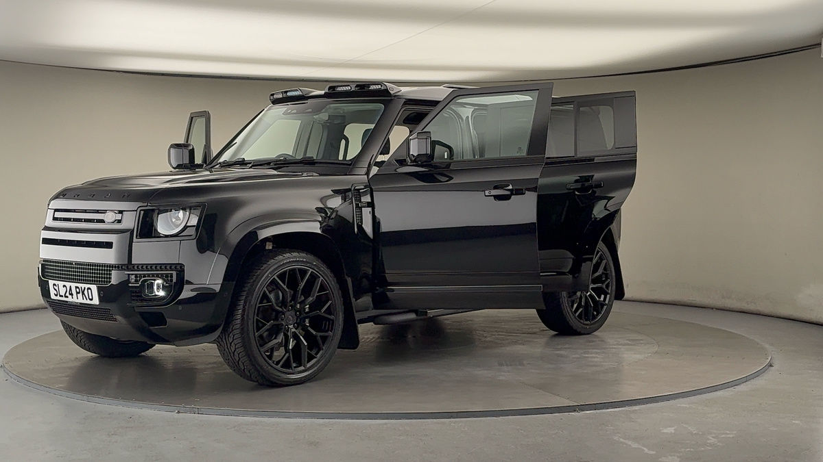 More views of Land Rover Defender 110