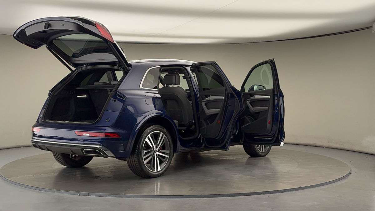 More views of Audi Q5