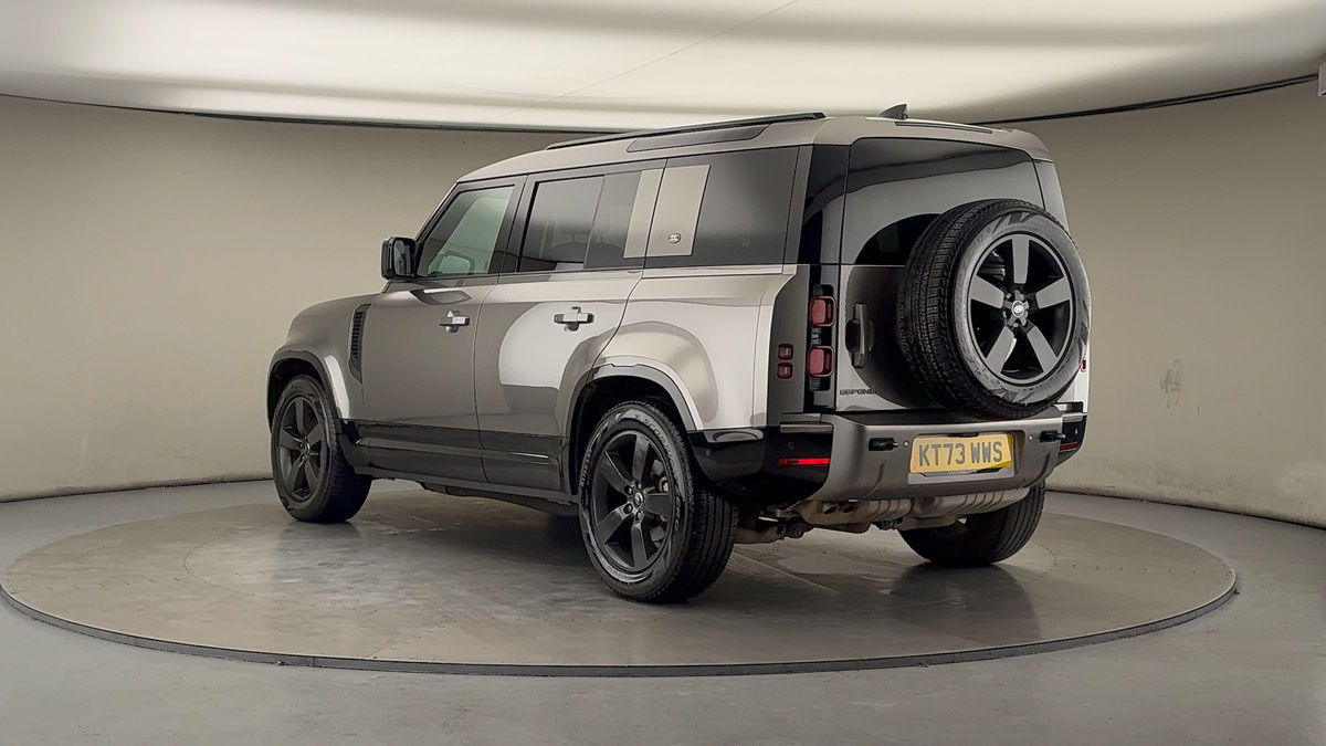 Land Rover Defender 110 Image 2