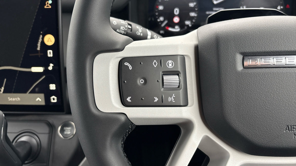 Land Rover Defender 110 Urban Image 13