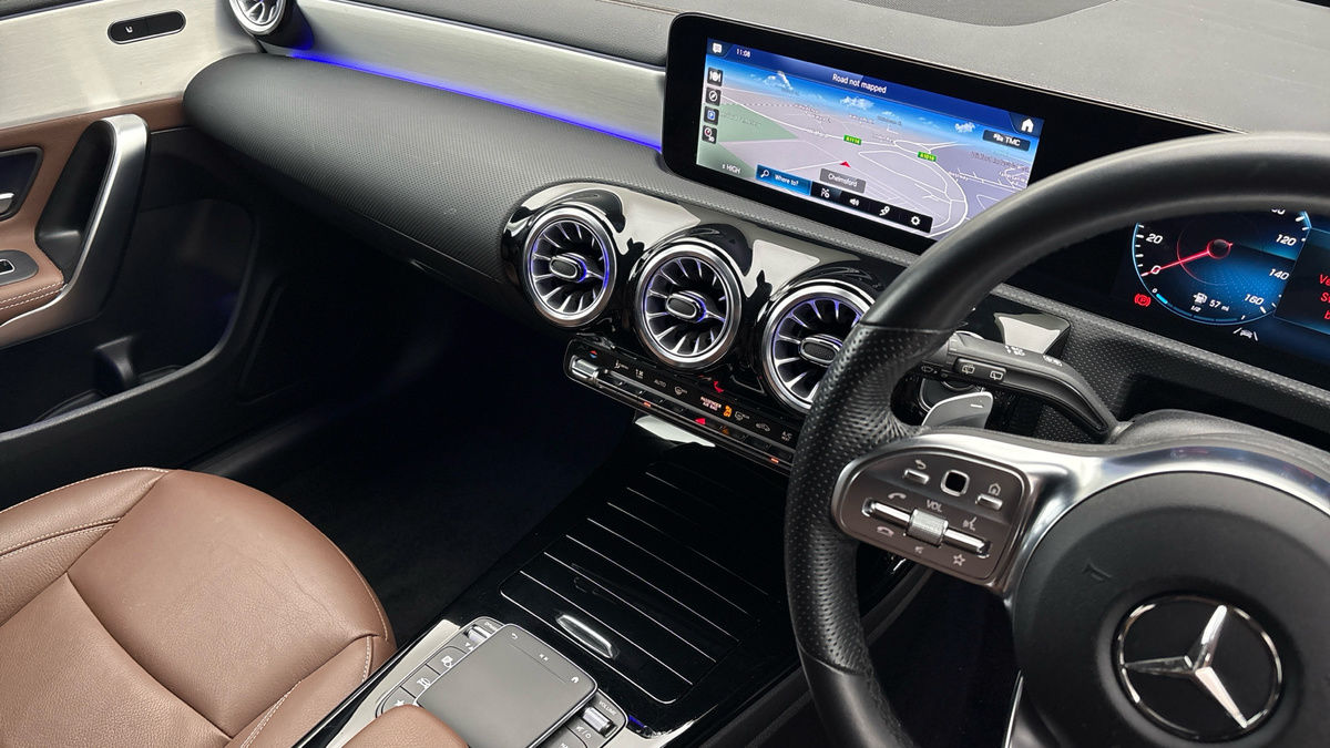 Mercedes-Benz CLA Image 18