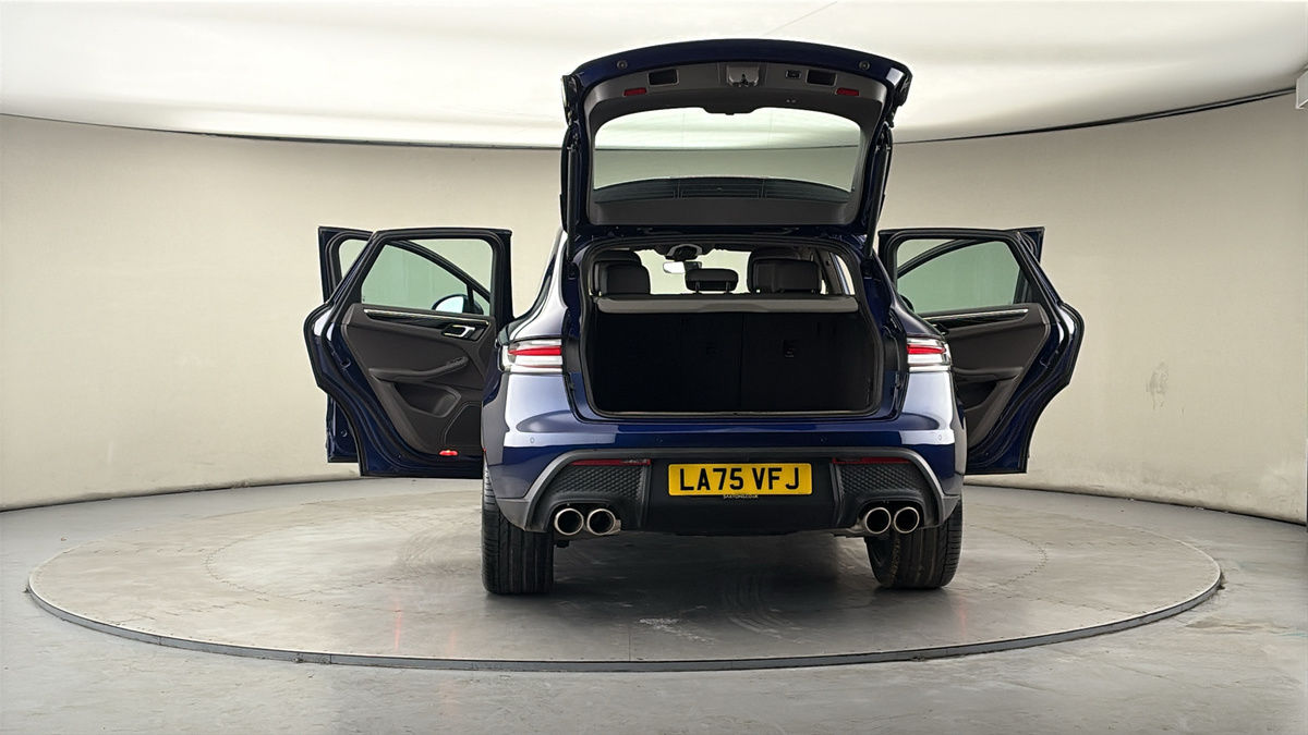 More views of Porsche Macan