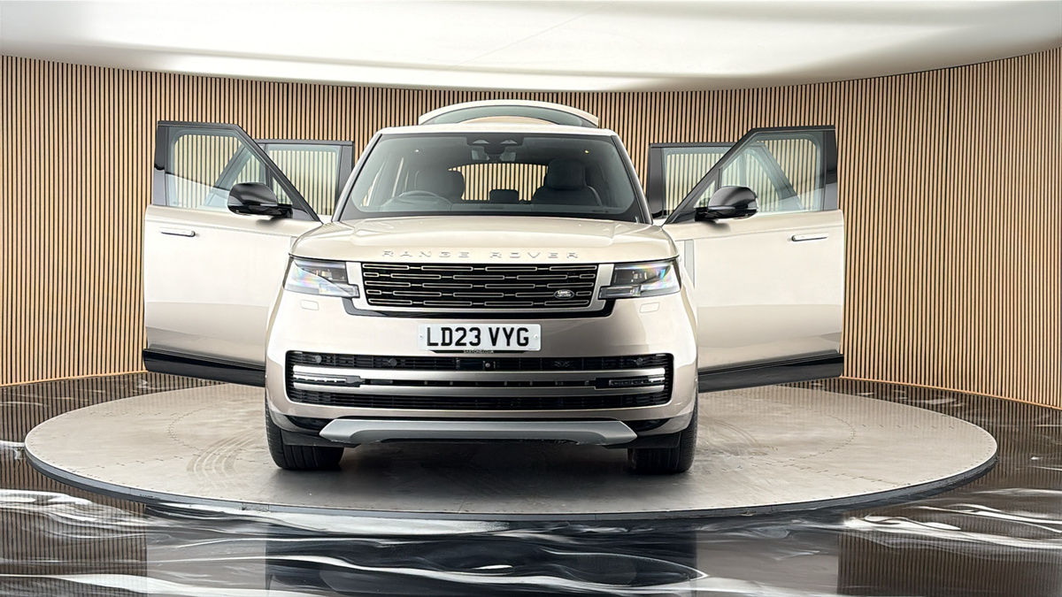 More views of Land Rover Range Rover