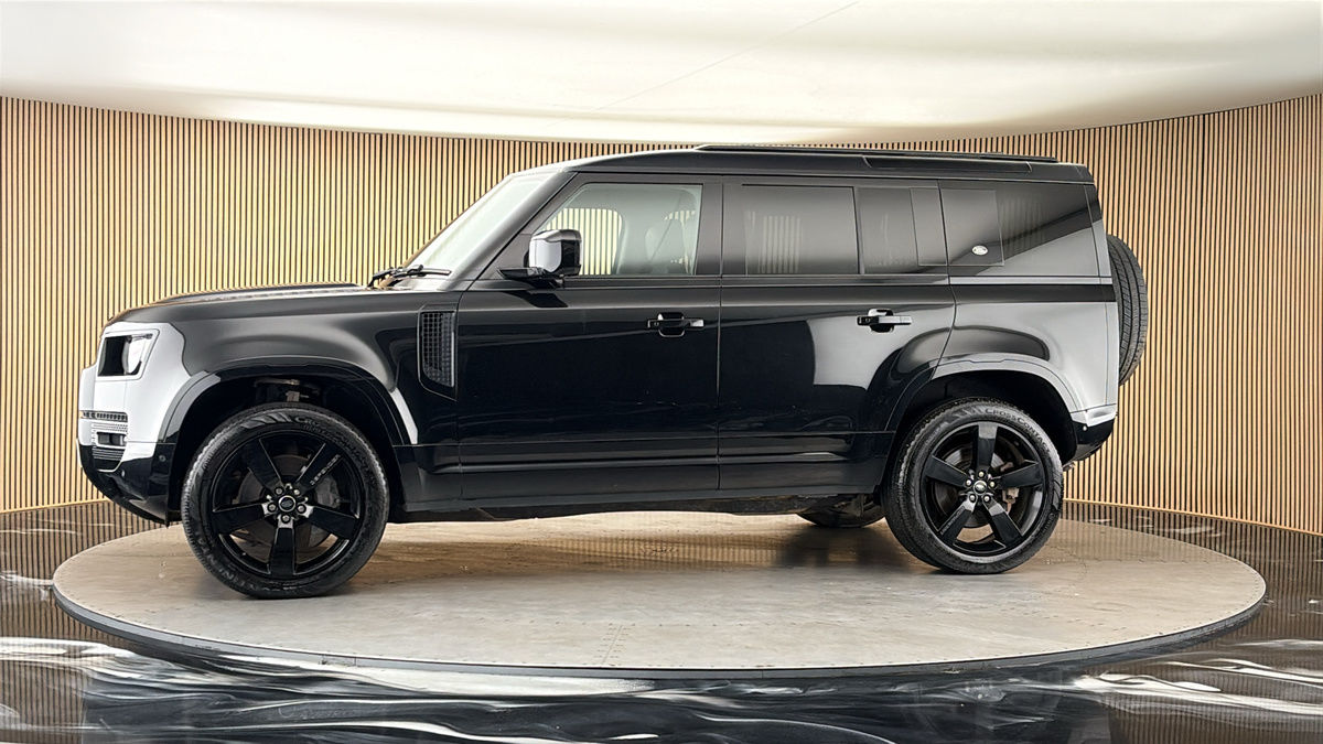 More views of Land Rover Defender 110