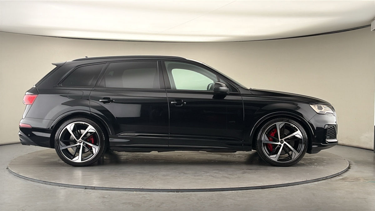 Audi SQ7 Image 16