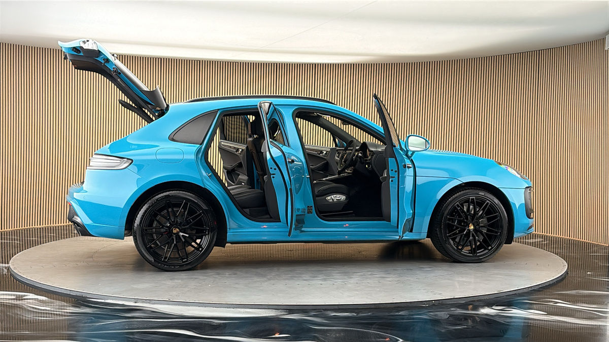 More views of Porsche Macan