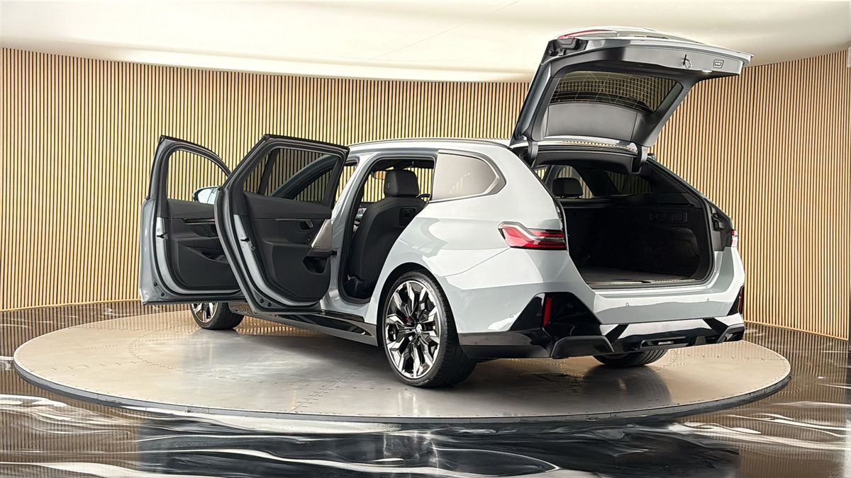 BMW 5 Series Image 23