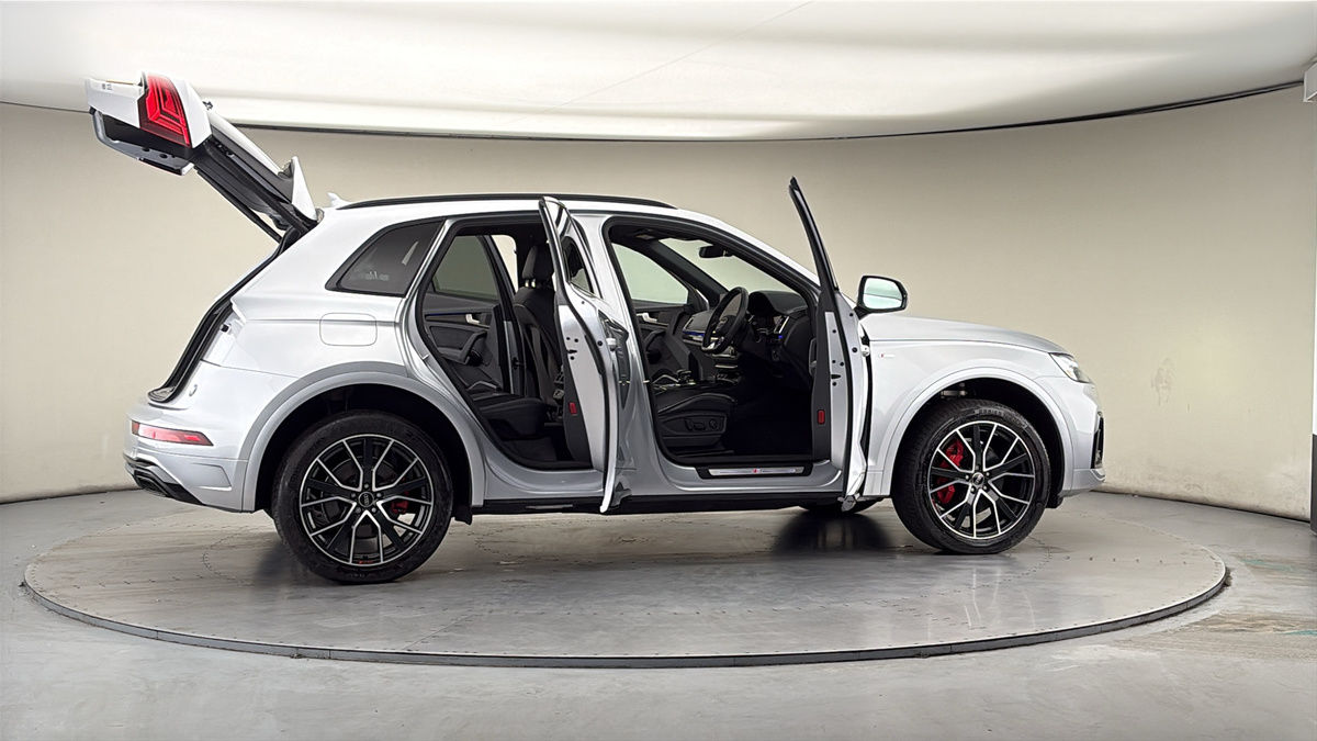 More views of Audi Q5