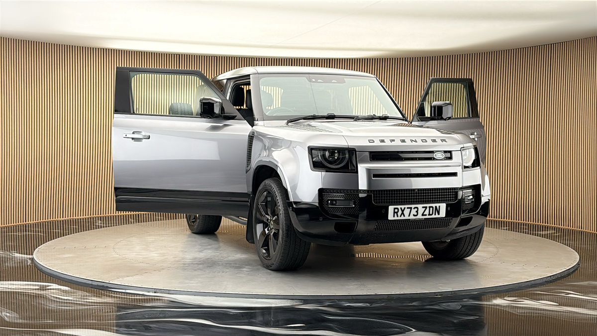More views of Land Rover Defender 90