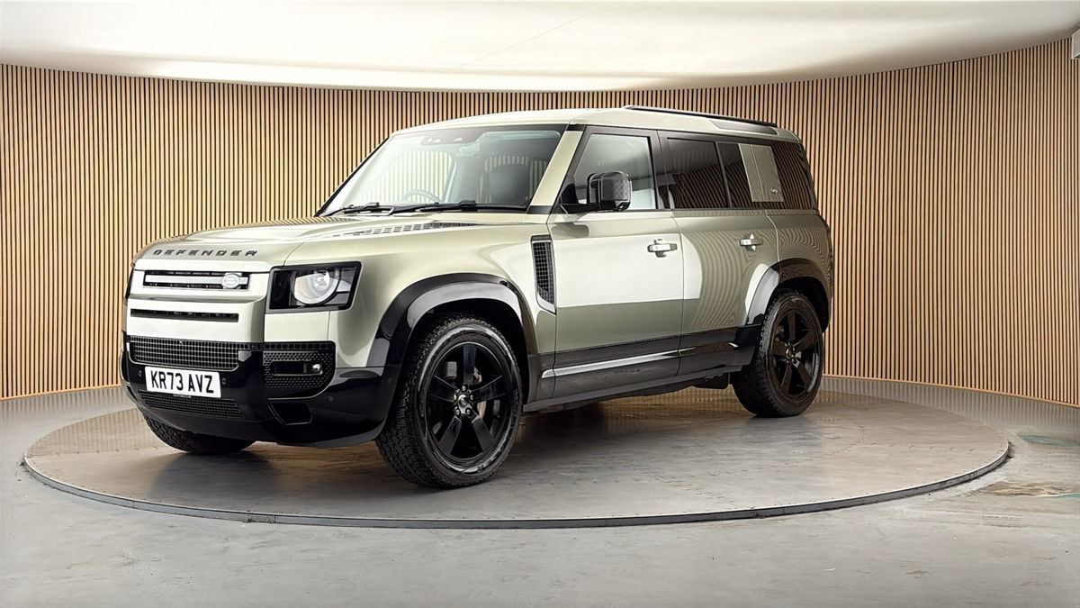 Land Rover Defender 110 Image 20