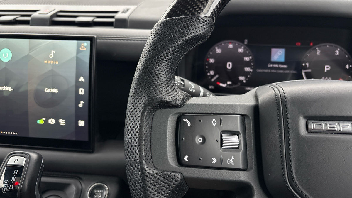 Land Rover Defender 110 Urban Image 32