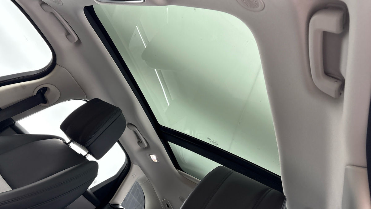 Land Rover Range Rover Velar Image 6