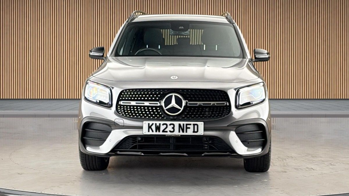Mercedes-Benz GLB Image 3