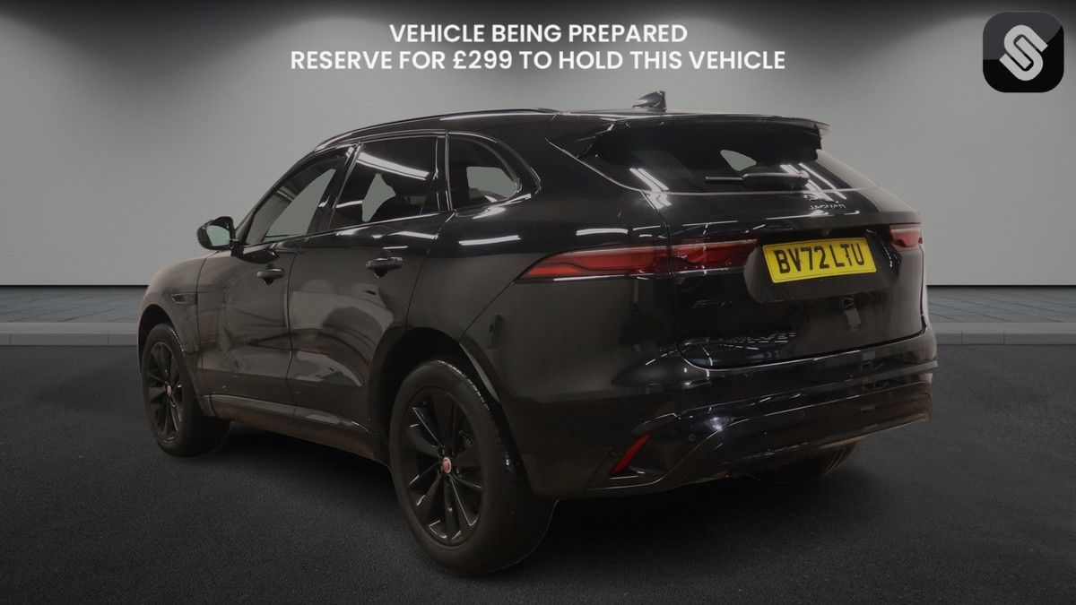 Jaguar F-PACE Image 3