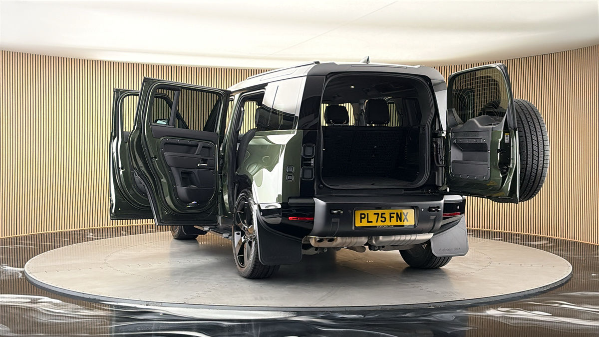 More views of Land Rover Defender 110