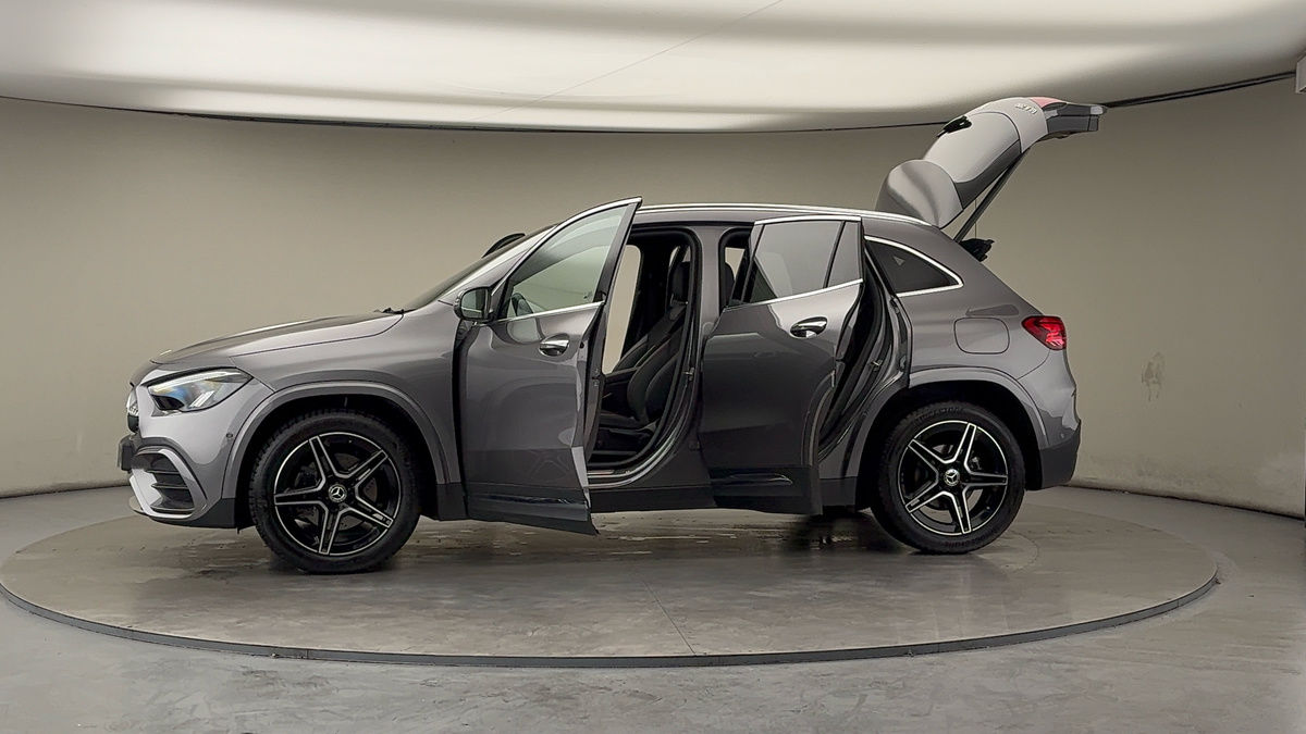 More views of Mercedes-Benz GLA