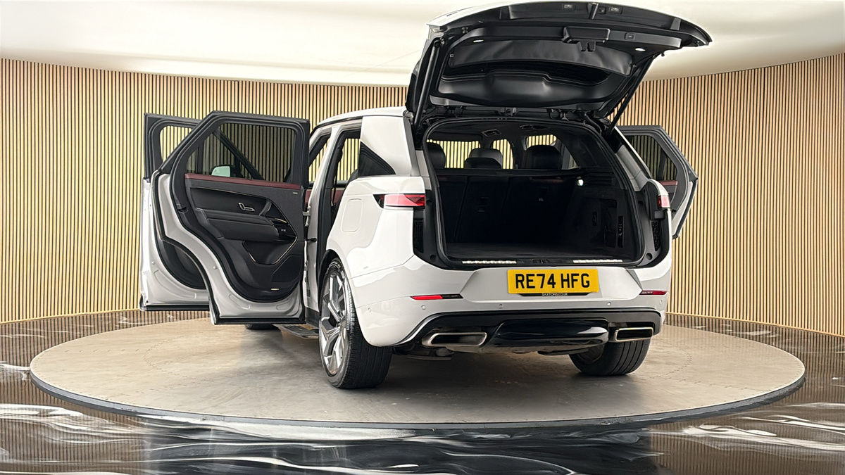 More views of Land Rover Range Rover Sport