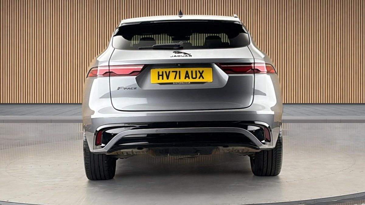 Jaguar F-PACE Image 4