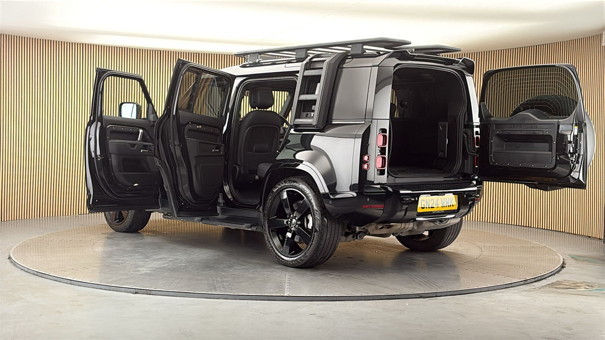 More views of Land Rover Defender 110