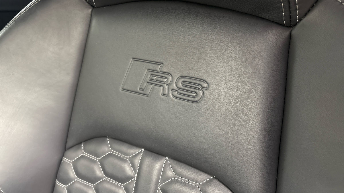 Audi RS4 Avant Image 26