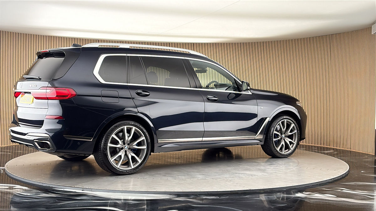 More views of BMW X7