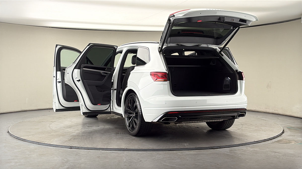 More views of Volkswagen Touareg