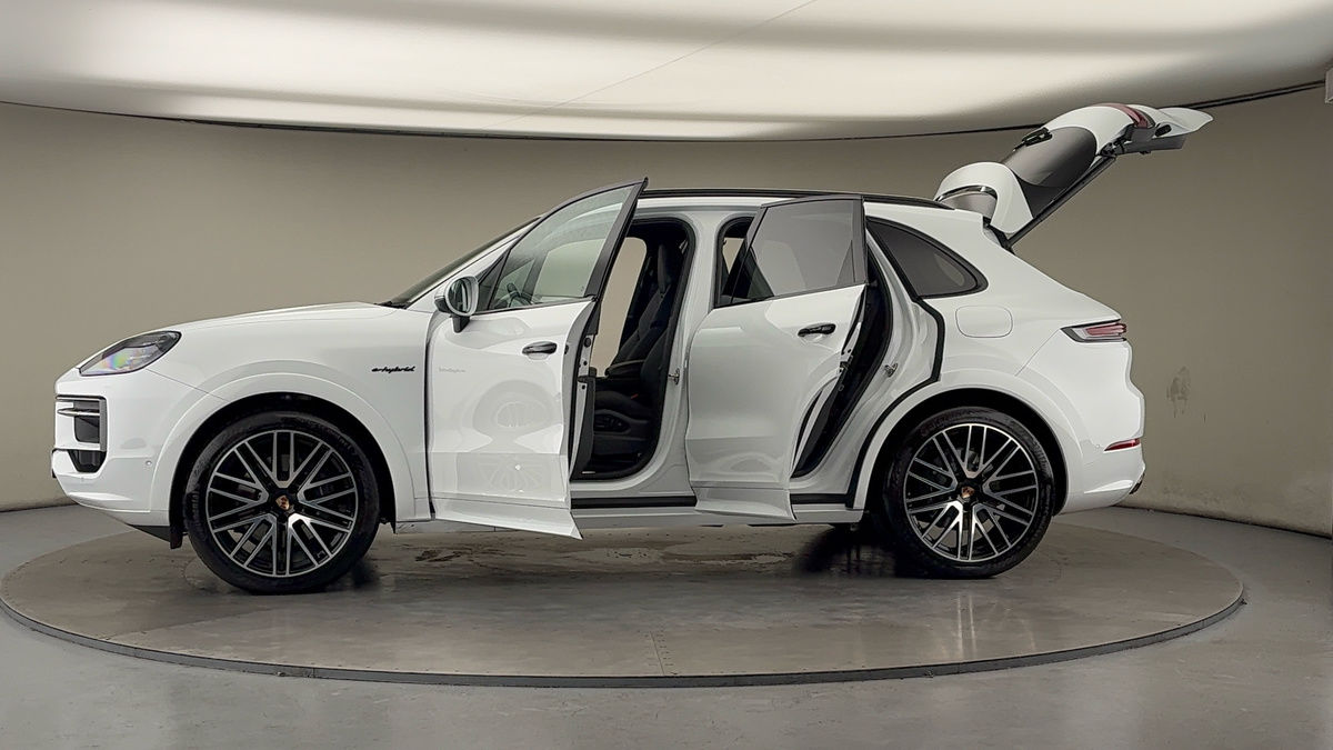 More views of Porsche Cayenne